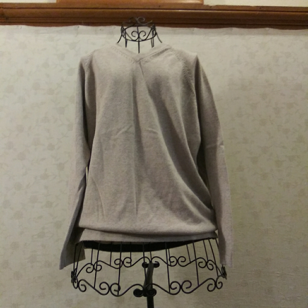 GAP Men's Small tan 100% cotton sweater